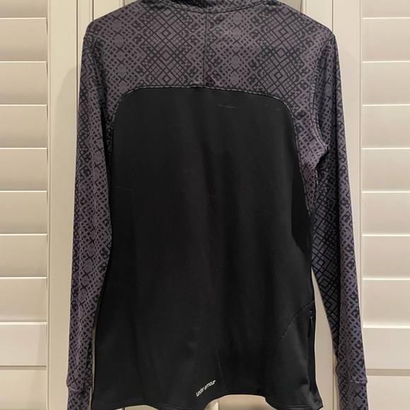 Women’s black and grey UnderArmour 3/4 zip up - Picture 3 of 3